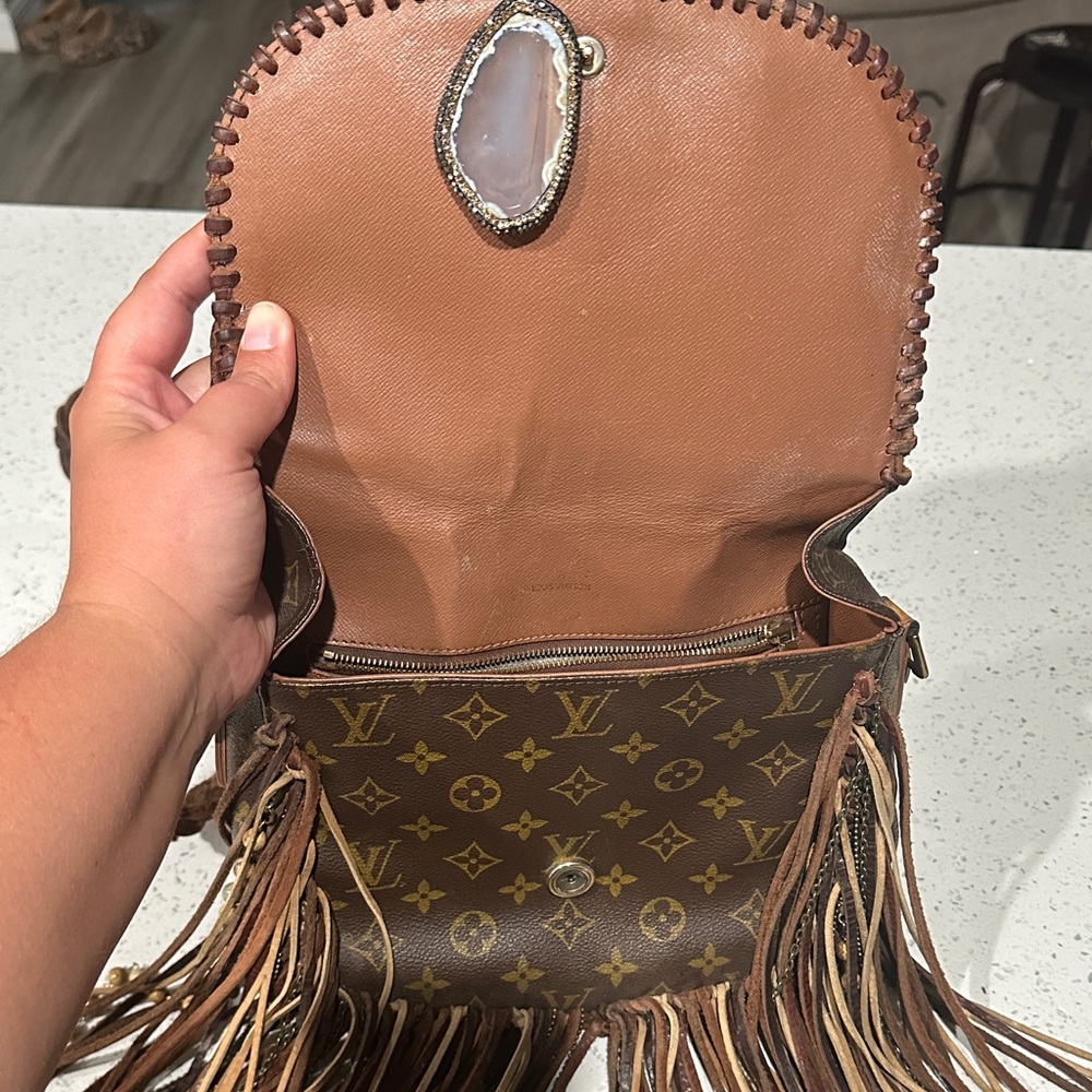 Vintage Boho- Louis Vuitton World Traveler - Picture 2 of 13